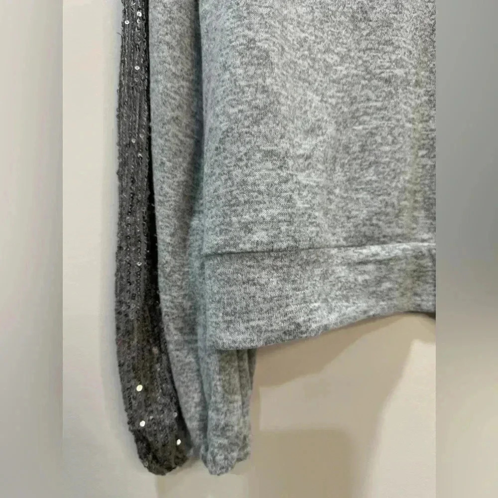 Another Reason Long Sleeve V Neck Shirt With Dark Gray Sequins Sleeve Size L - Picture 7 of 13